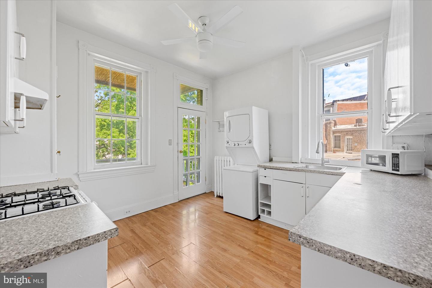 14 10TH ST NE, WASHINGTON, District Of Columbia 20002, 5 Bedrooms Bedrooms, ,3 BathroomsBathrooms,Residential,For sale,14 10TH ST NE,DCDC2185560 MLS # DCDC2185560