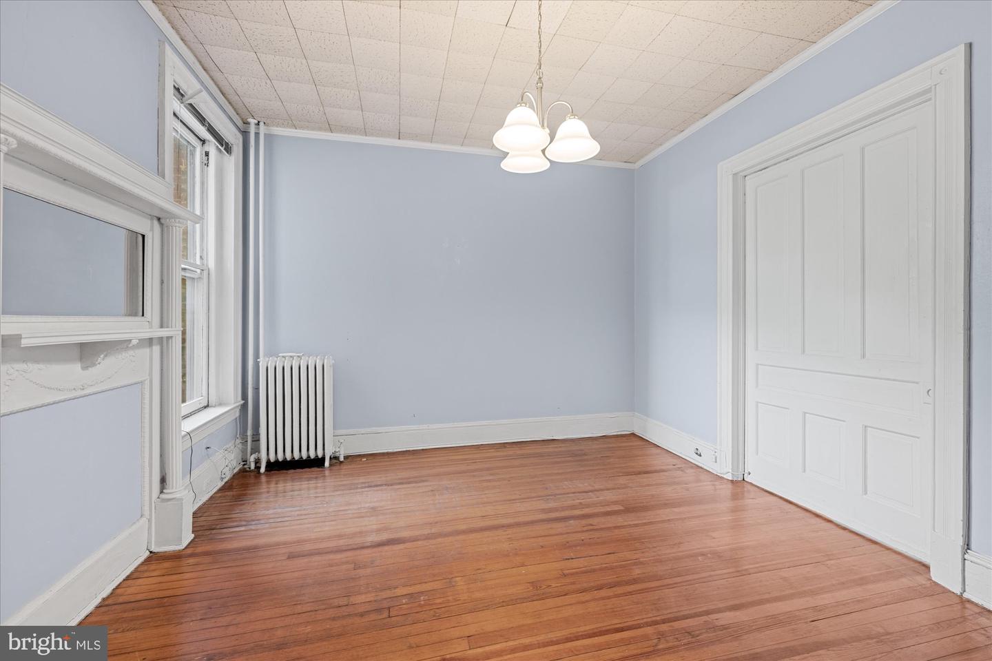 14 10TH ST NE, WASHINGTON, District Of Columbia 20002, 5 Bedrooms Bedrooms, ,3 BathroomsBathrooms,Residential,For sale,14 10TH ST NE,DCDC2185560 MLS # DCDC2185560