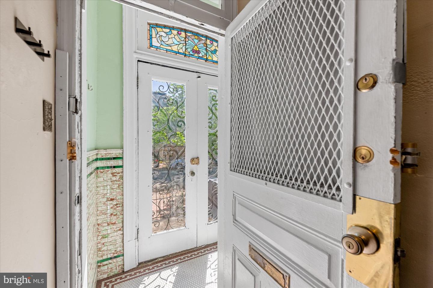 14 10TH ST NE, WASHINGTON, District Of Columbia 20002, 5 Bedrooms Bedrooms, ,3 BathroomsBathrooms,Residential,For sale,14 10TH ST NE,DCDC2185560 MLS # DCDC2185560