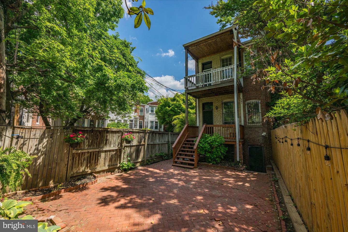 14 10TH ST NE, WASHINGTON, District Of Columbia 20002, 5 Bedrooms Bedrooms, ,3 BathroomsBathrooms,Residential,For sale,14 10TH ST NE,DCDC2185560 MLS # DCDC2185560