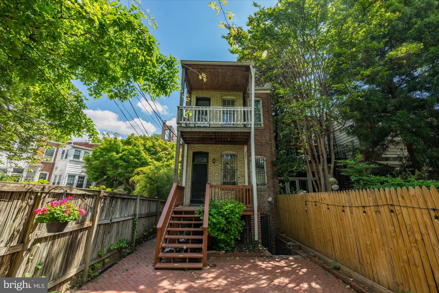 14 10TH ST NE, WASHINGTON, District Of Columbia 20002, 5 Bedrooms Bedrooms, ,3 BathroomsBathrooms,Residential,For sale,14 10TH ST NE,DCDC2185560 MLS # DCDC2185560