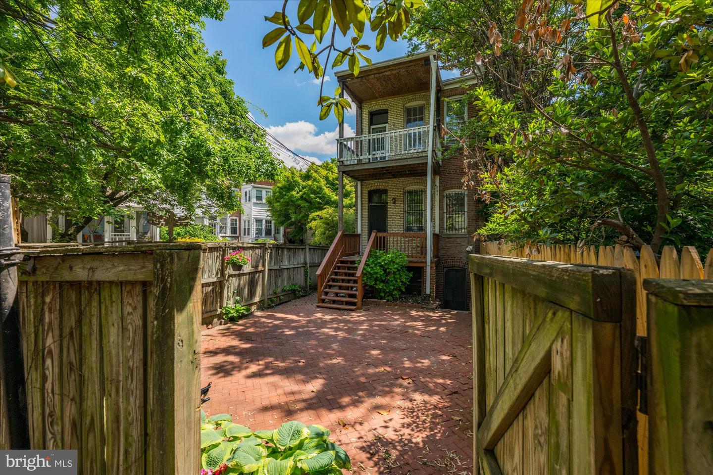 14 10TH ST NE, WASHINGTON, District Of Columbia 20002, 5 Bedrooms Bedrooms, ,3 BathroomsBathrooms,Residential,For sale,14 10TH ST NE,DCDC2185560 MLS # DCDC2185560