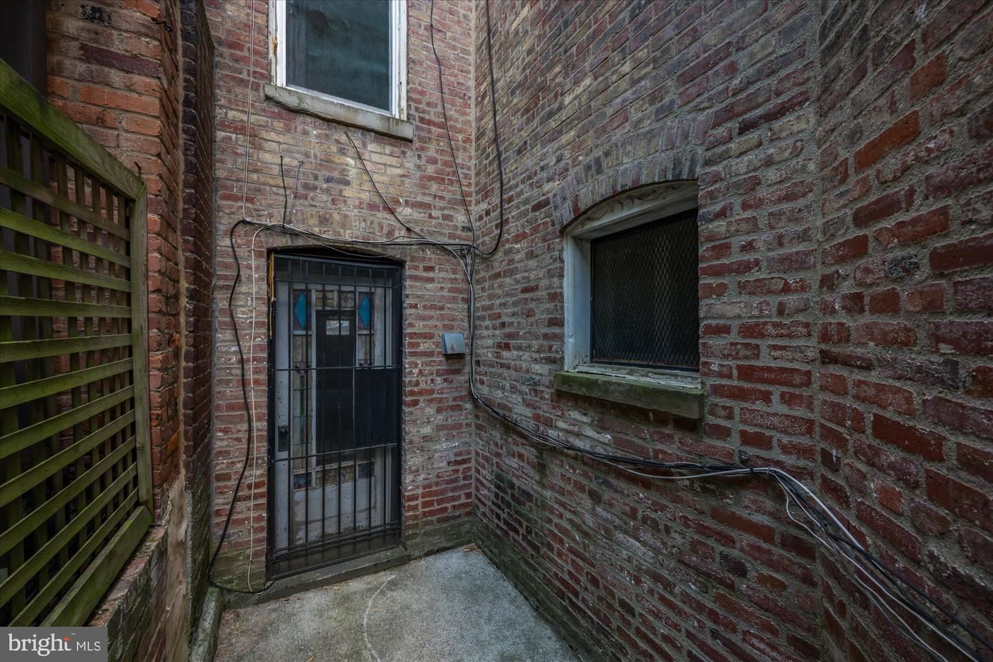 14 10TH ST NE, WASHINGTON, District Of Columbia 20002, 5 Bedrooms Bedrooms, ,3 BathroomsBathrooms,Residential,For sale,14 10TH ST NE,DCDC2185560 MLS # DCDC2185560