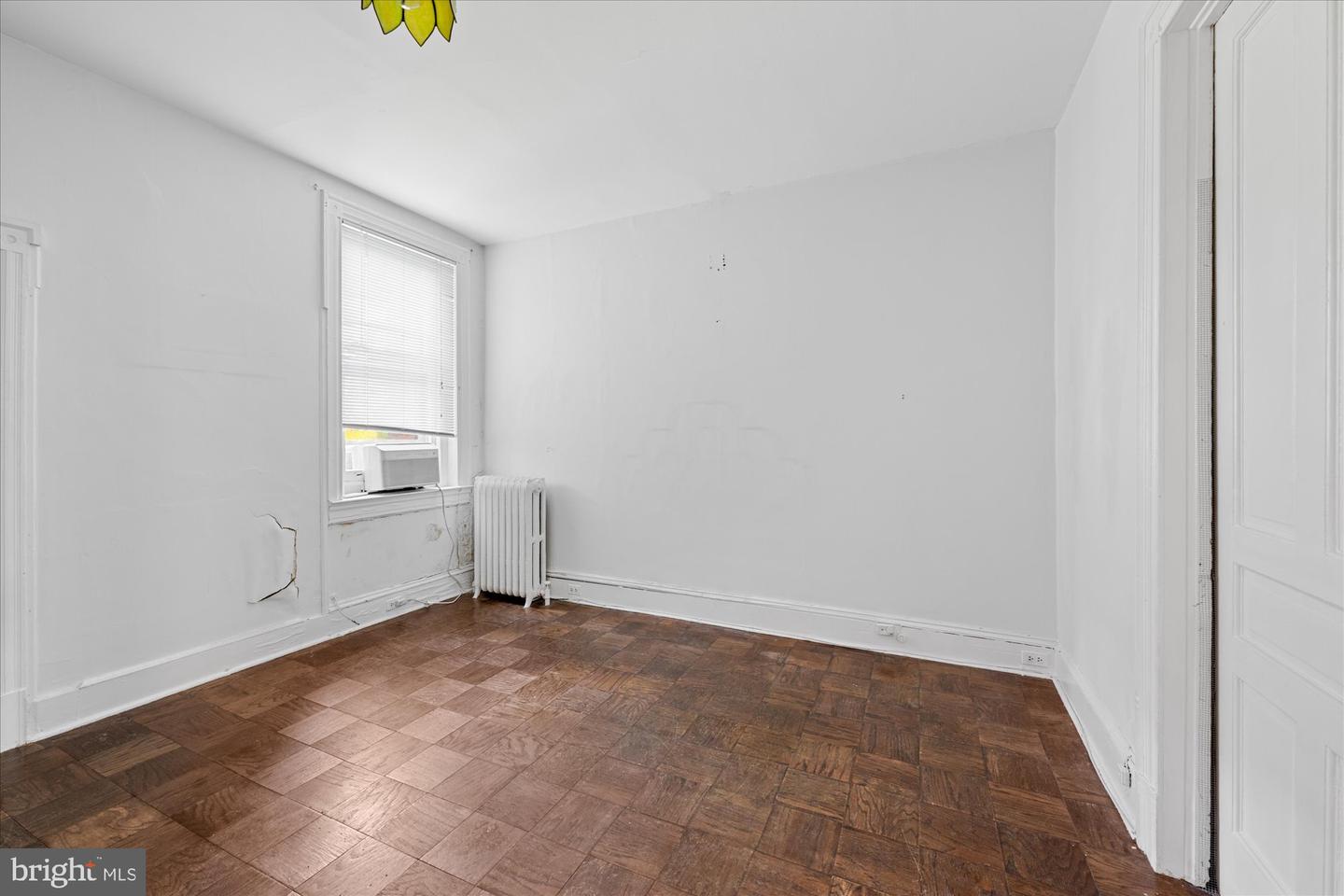14 10TH ST NE, WASHINGTON, District Of Columbia 20002, 5 Bedrooms Bedrooms, ,3 BathroomsBathrooms,Residential,For sale,14 10TH ST NE,DCDC2185560 MLS # DCDC2185560