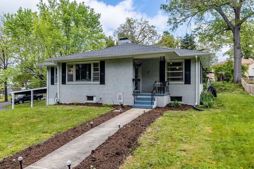1301 D ST, WAYNESBORO, Virginia 22980, 3 Bedrooms Bedrooms, ,2 BathroomsBathrooms,Residential,1301 D ST,664189 MLS # 664189