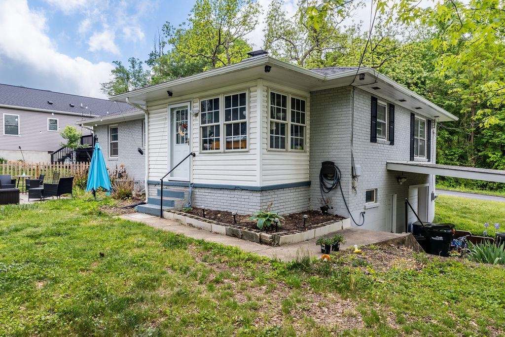 1301 D ST, WAYNESBORO, Virginia 22980, 3 Bedrooms Bedrooms, ,2 BathroomsBathrooms,Residential,1301 D ST,664189 MLS # 664189
