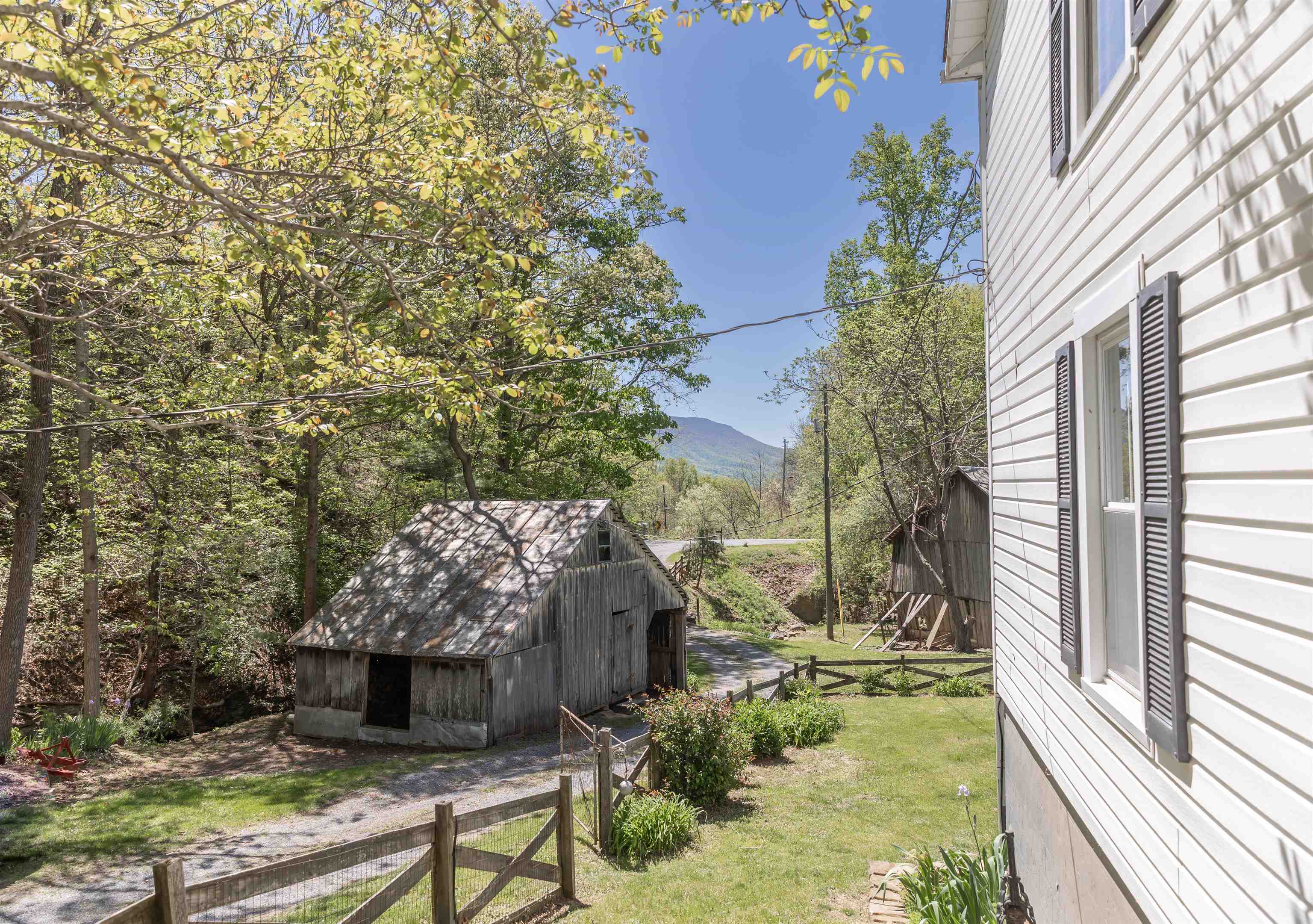 5794 WEST MIDLAND TRL, LEXINGTON, Virginia 24450, 3 Bedrooms Bedrooms, ,1 BathroomBathrooms,Residential,5794 WEST MIDLAND TRL,664190 MLS # 664190