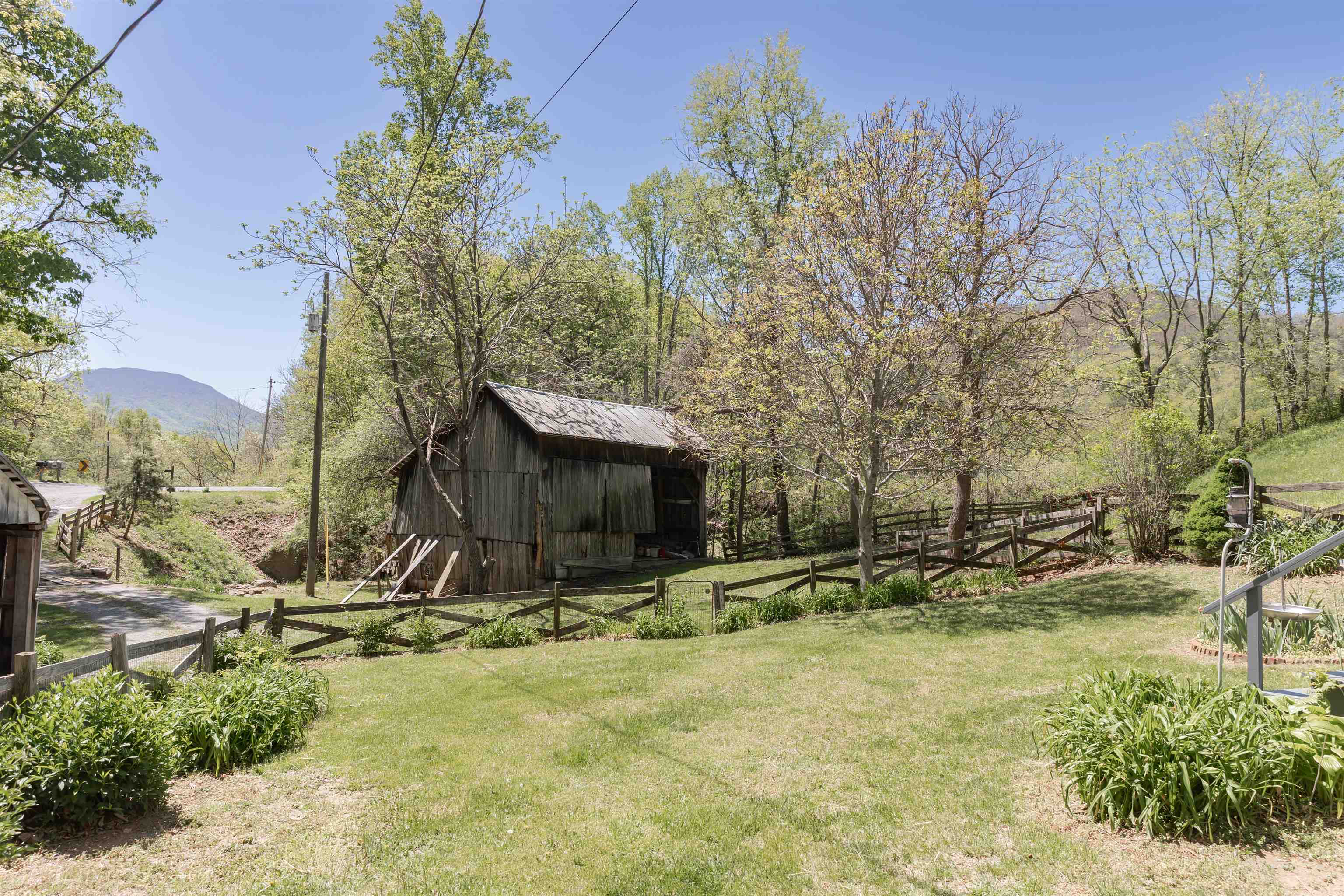 5794 WEST MIDLAND TRL, LEXINGTON, Virginia 24450, 3 Bedrooms Bedrooms, ,1 BathroomBathrooms,Residential,5794 WEST MIDLAND TRL,664190 MLS # 664190