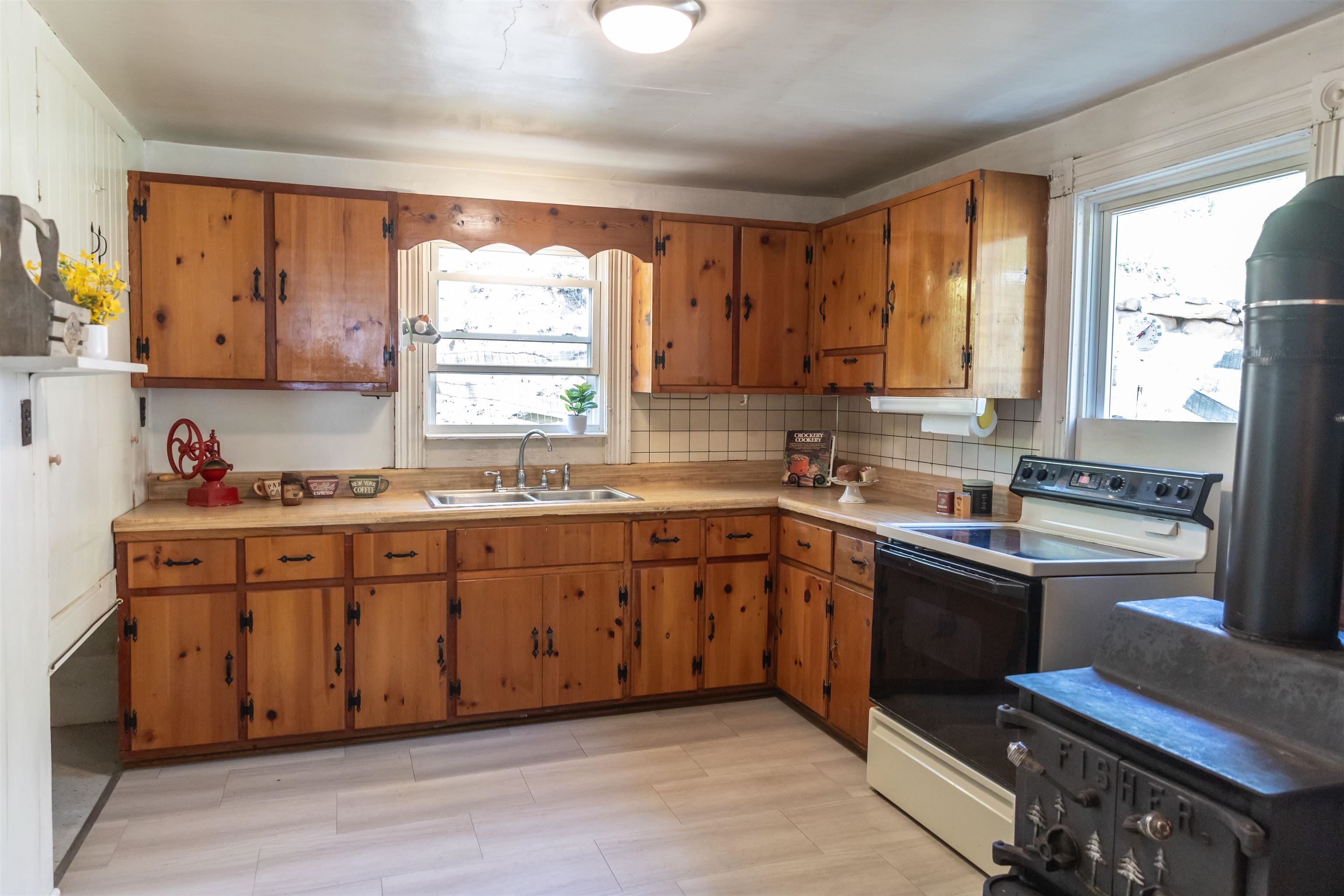5794 WEST MIDLAND TRL, LEXINGTON, Virginia 24450, 3 Bedrooms Bedrooms, ,1 BathroomBathrooms,Residential,5794 WEST MIDLAND TRL,664190 MLS # 664190