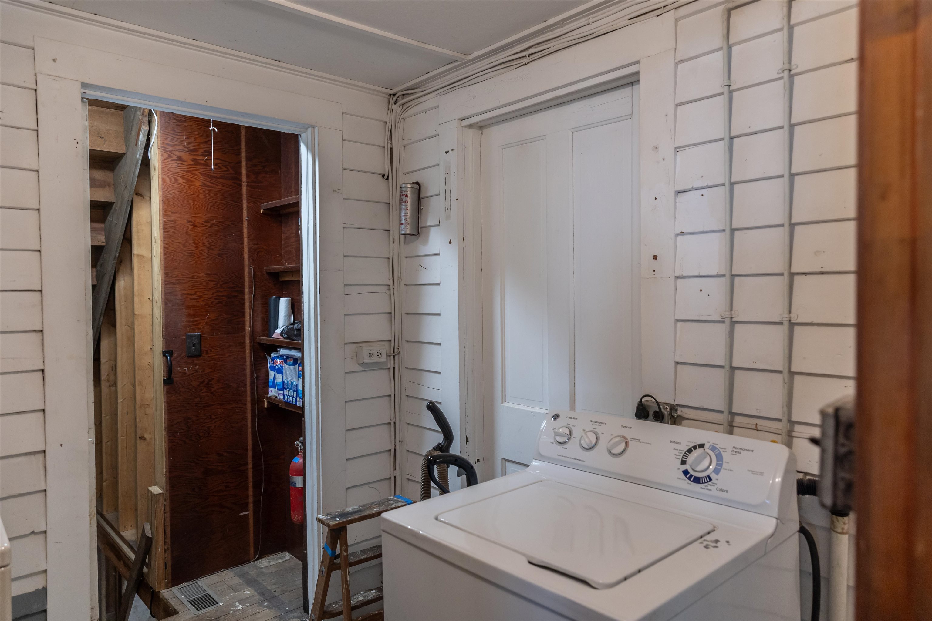 5794 WEST MIDLAND TRL, LEXINGTON, Virginia 24450, 3 Bedrooms Bedrooms, ,1 BathroomBathrooms,Residential,5794 WEST MIDLAND TRL,664190 MLS # 664190