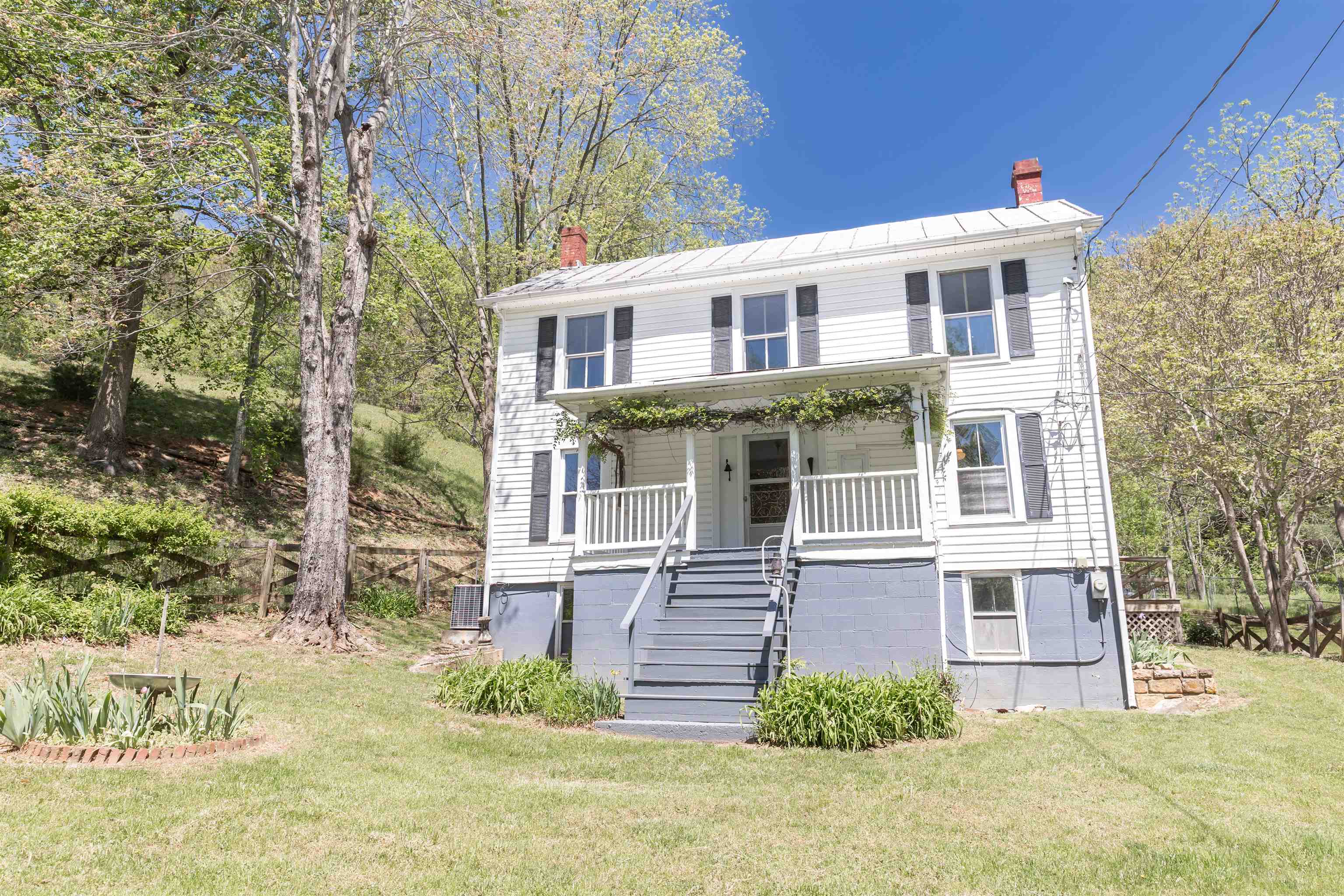 5794 WEST MIDLAND TRL, LEXINGTON, Virginia 24450, 3 Bedrooms Bedrooms, ,1 BathroomBathrooms,Residential,5794 WEST MIDLAND TRL,664190 MLS # 664190