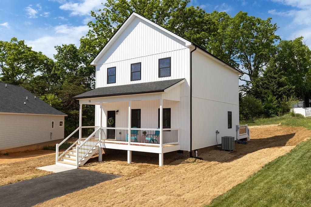 15 TOPSIDE CR, STAUNTON, Virginia 24401, 3 Bedrooms Bedrooms, ,2 BathroomsBathrooms,Residential,15 TOPSIDE CR,664191 MLS # 664191