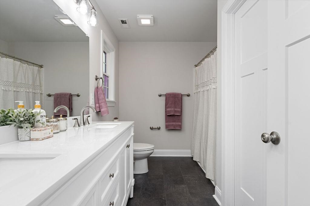 15 TOPSIDE CR, STAUNTON, Virginia 24401, 3 Bedrooms Bedrooms, ,2 BathroomsBathrooms,Residential,15 TOPSIDE CR,664191 MLS # 664191