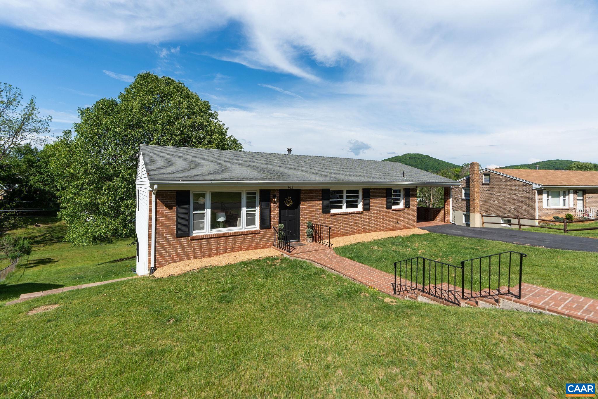 608 DAVID ST, STAUNTON, Virginia 24401, 4 Bedrooms Bedrooms, ,2 BathroomsBathrooms,Residential,608 DAVID ST,664195 MLS # 664195