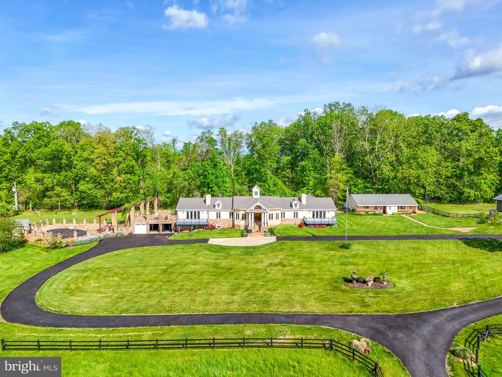 8511 LEEDS MANOR RD, WARRENTON, Virginia 20186, 4 Bedrooms Bedrooms, ,4 BathroomsBathrooms,Residential,8511 LEEDS MANOR RD,VAFQ2016382 MLS # VAFQ2016382