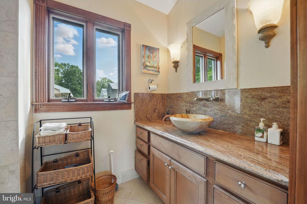 8511 LEEDS MANOR RD, WARRENTON, Virginia 20186, 4 Bedrooms Bedrooms, ,4 BathroomsBathrooms,Residential,8511 LEEDS MANOR RD,VAFQ2016382 MLS # VAFQ2016382