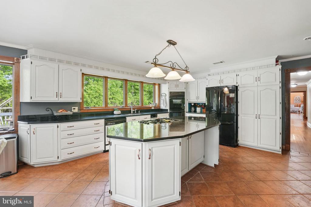 8511 LEEDS MANOR RD, WARRENTON, Virginia 20186, 4 Bedrooms Bedrooms, ,4 BathroomsBathrooms,Residential,8511 LEEDS MANOR RD,VAFQ2016382 MLS # VAFQ2016382