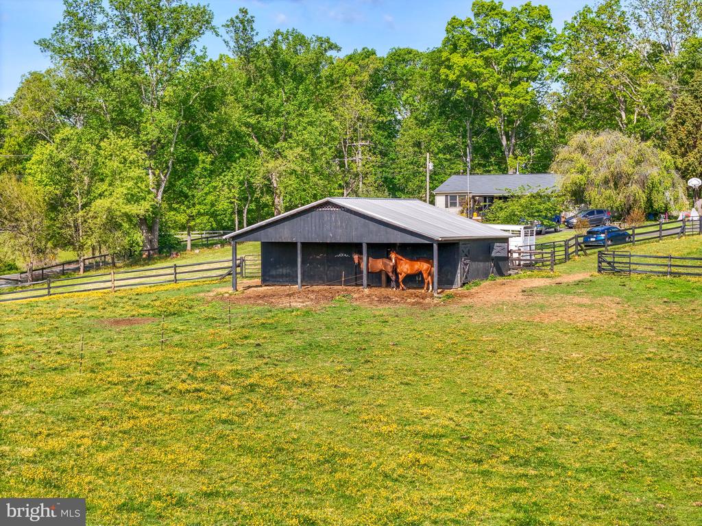 8511 LEEDS MANOR RD, WARRENTON, Virginia 20186, 4 Bedrooms Bedrooms, ,4 BathroomsBathrooms,Residential,8511 LEEDS MANOR RD,VAFQ2016382 MLS # VAFQ2016382