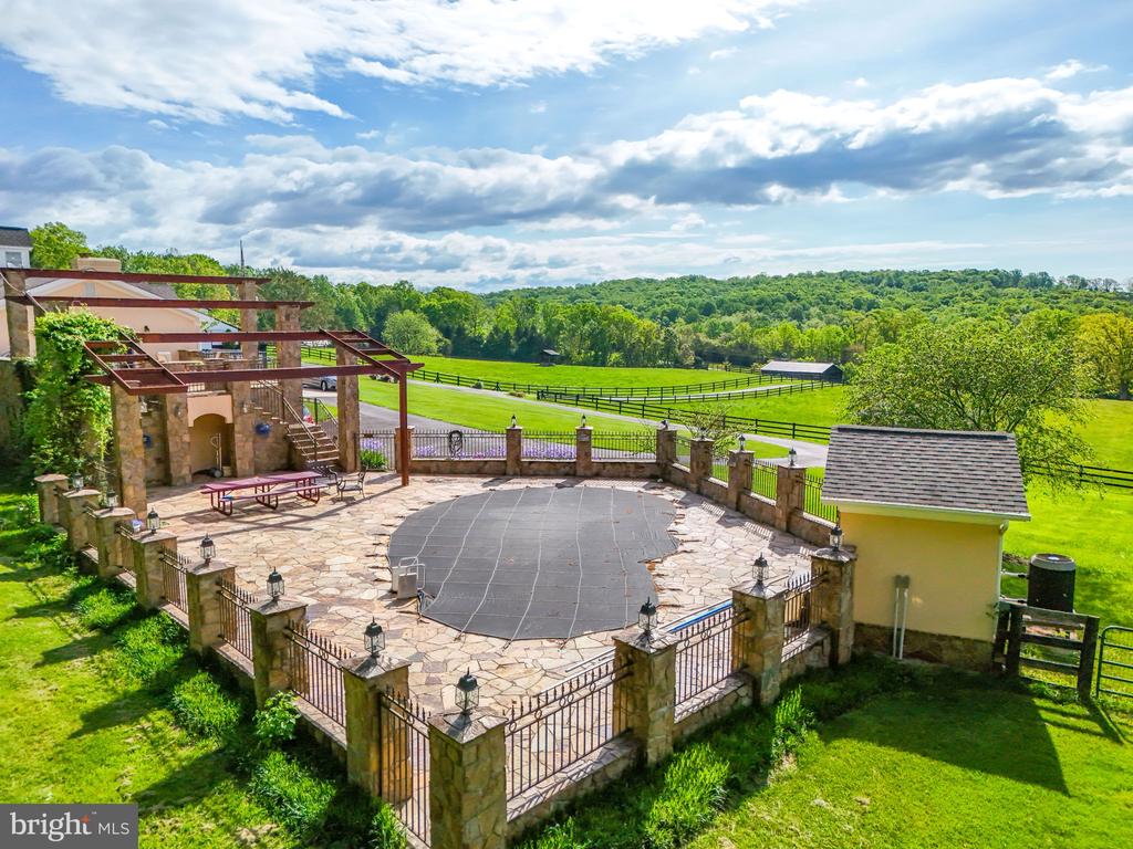 8511 LEEDS MANOR RD, WARRENTON, Virginia 20186, 4 Bedrooms Bedrooms, ,4 BathroomsBathrooms,Residential,8511 LEEDS MANOR RD,VAFQ2016382 MLS # VAFQ2016382