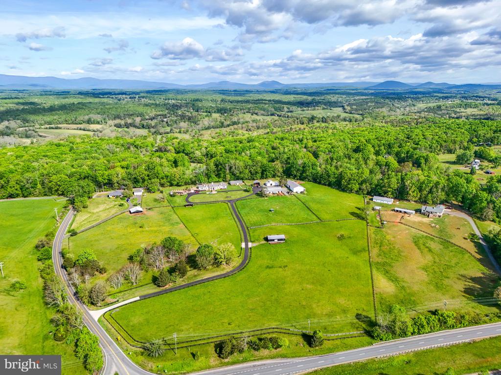 8511 LEEDS MANOR RD, WARRENTON, Virginia 20186, 4 Bedrooms Bedrooms, ,4 BathroomsBathrooms,Residential,8511 LEEDS MANOR RD,VAFQ2016382 MLS # VAFQ2016382