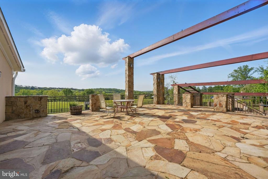 8511 LEEDS MANOR RD, WARRENTON, Virginia 20186, 4 Bedrooms Bedrooms, ,4 BathroomsBathrooms,Residential,8511 LEEDS MANOR RD,VAFQ2016382 MLS # VAFQ2016382