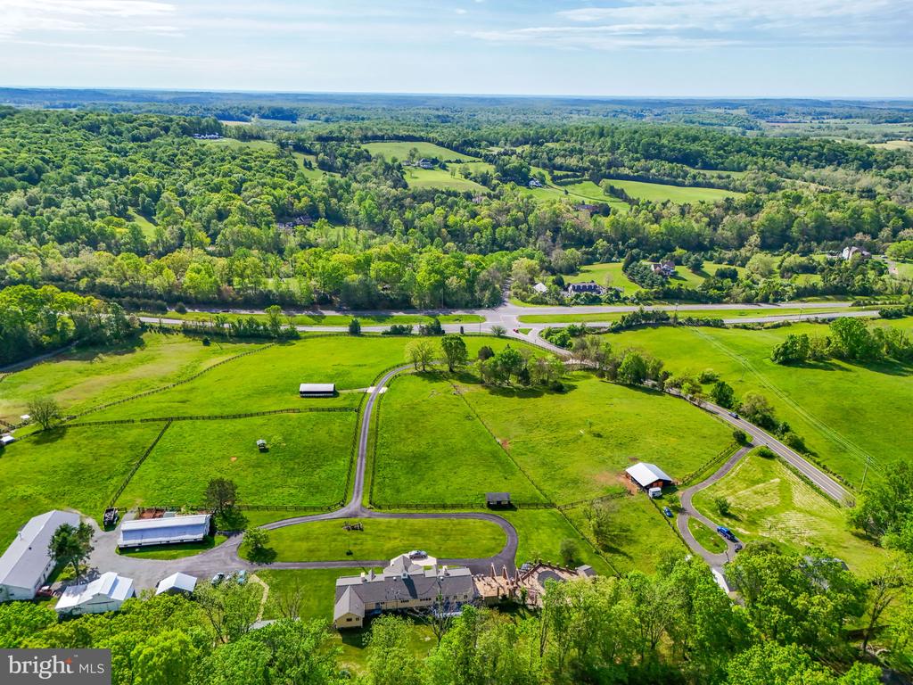 8511 LEEDS MANOR RD, WARRENTON, Virginia 20186, 4 Bedrooms Bedrooms, ,4 BathroomsBathrooms,Residential,8511 LEEDS MANOR RD,VAFQ2016382 MLS # VAFQ2016382