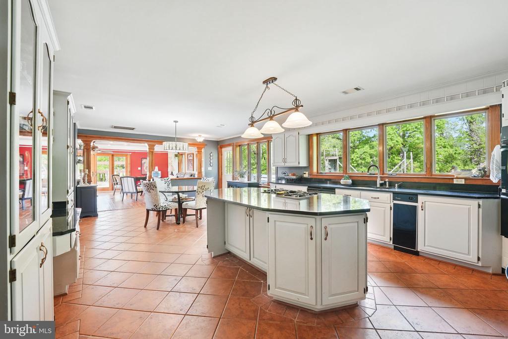 8511 LEEDS MANOR RD, WARRENTON, Virginia 20186, 4 Bedrooms Bedrooms, ,4 BathroomsBathrooms,Residential,8511 LEEDS MANOR RD,VAFQ2016382 MLS # VAFQ2016382