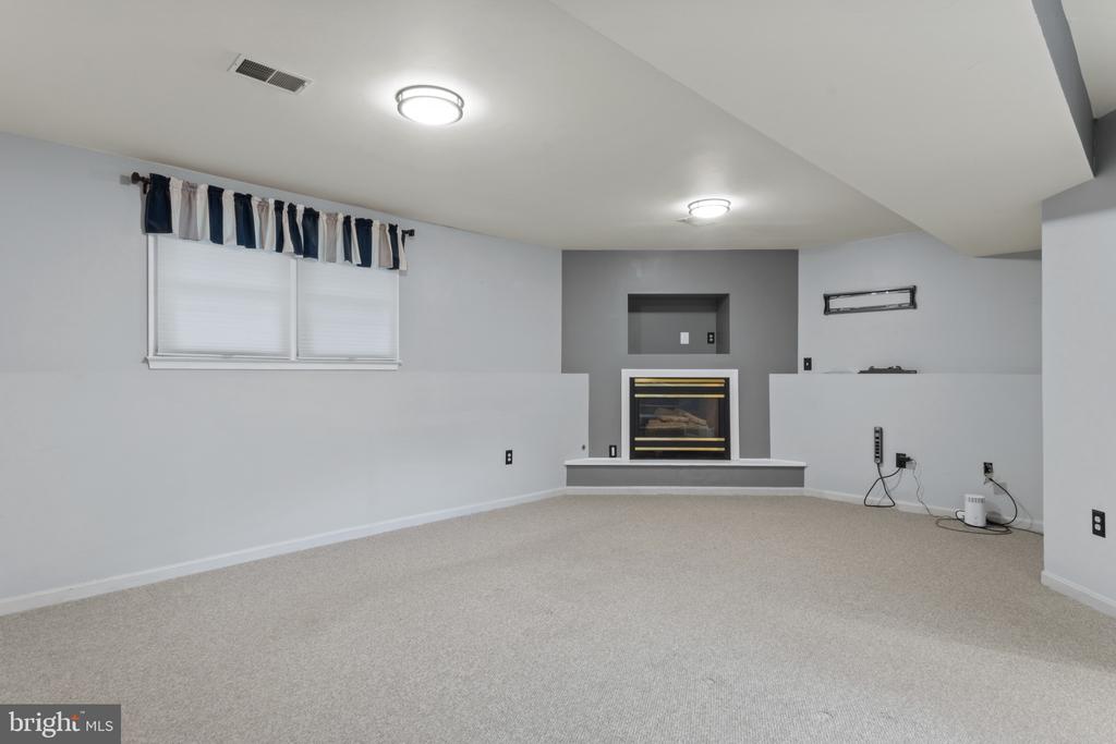 11934 GARDENIA DR, FREDERICKSBURG, Virginia 22407, 3 Bedrooms Bedrooms, ,2 BathroomsBathrooms,Residential,11934 GARDENIA DR,VASP2032770 MLS # VASP2032770