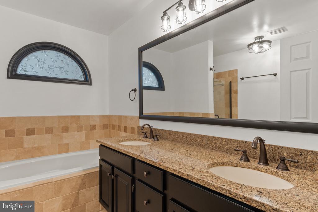 11934 GARDENIA DR, FREDERICKSBURG, Virginia 22407, 3 Bedrooms Bedrooms, ,2 BathroomsBathrooms,Residential,11934 GARDENIA DR,VASP2032770 MLS # VASP2032770