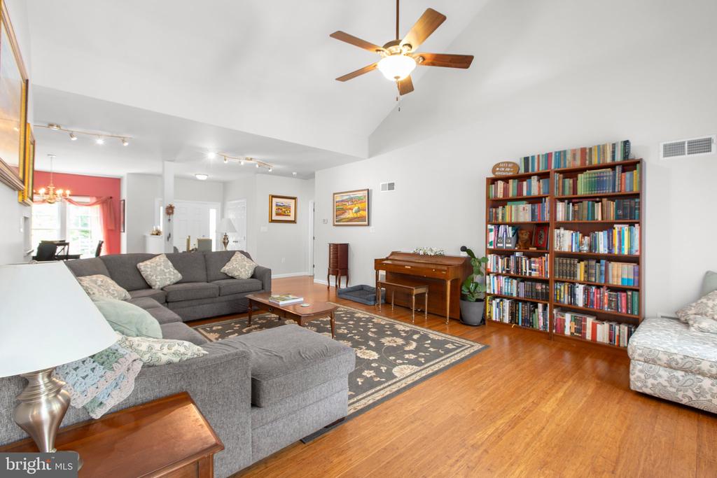 7335 DEER RIDGE WAY, SPOTSYLVANIA, Virginia 22551, 5 Bedrooms Bedrooms, ,4 BathroomsBathrooms,Residential,7335 DEER RIDGE WAY,VASP2032816 MLS # VASP2032816