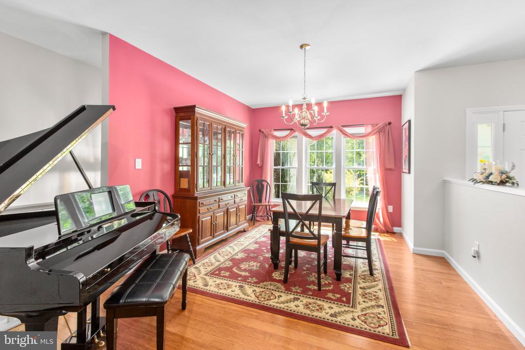 7335 DEER RIDGE WAY, SPOTSYLVANIA, Virginia 22551, 5 Bedrooms Bedrooms, ,4 BathroomsBathrooms,Residential,7335 DEER RIDGE WAY,VASP2032816 MLS # VASP2032816