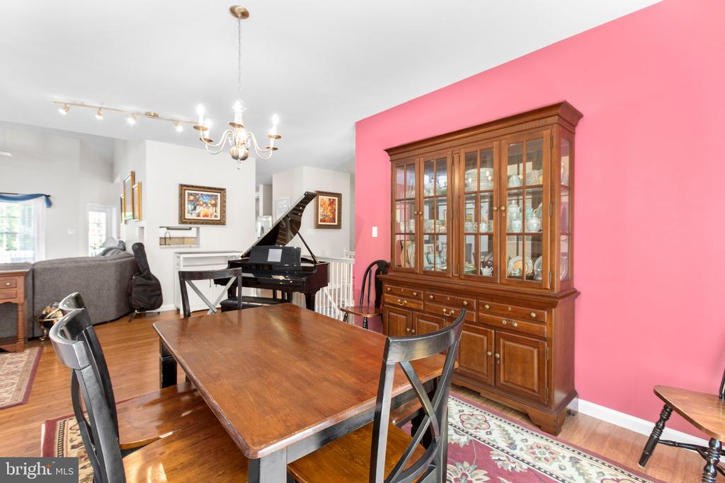 7335 DEER RIDGE WAY, SPOTSYLVANIA, Virginia 22551, 5 Bedrooms Bedrooms, ,4 BathroomsBathrooms,Residential,7335 DEER RIDGE WAY,VASP2032816 MLS # VASP2032816