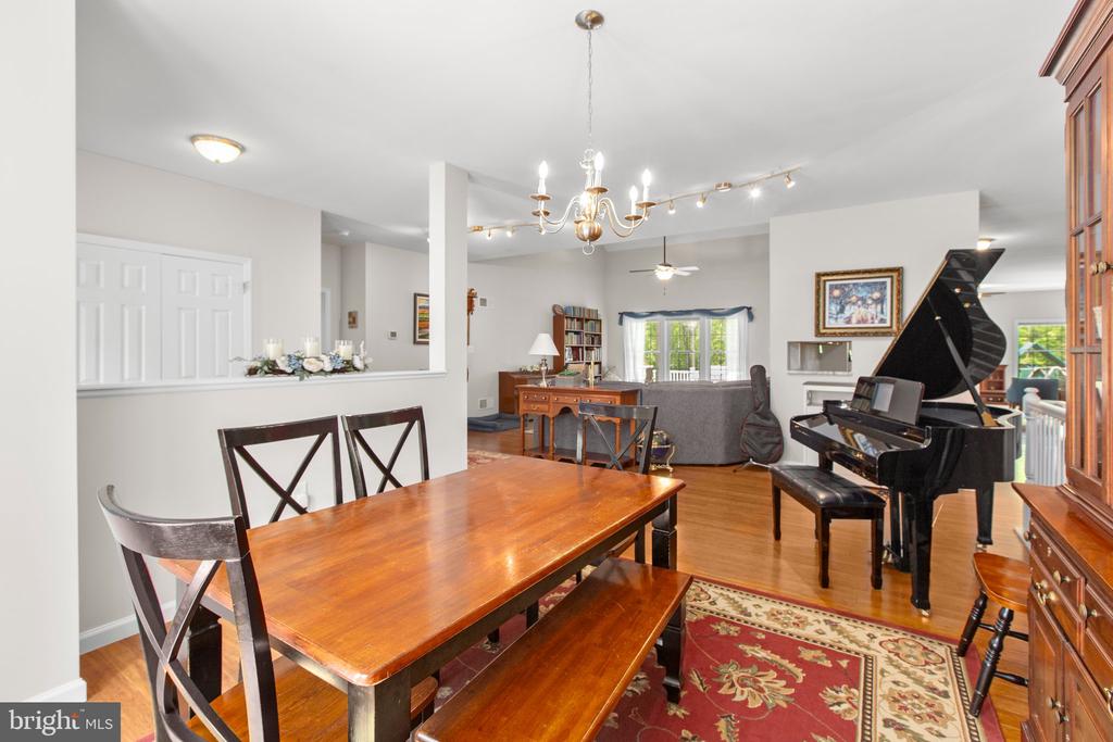 7335 DEER RIDGE WAY, SPOTSYLVANIA, Virginia 22551, 5 Bedrooms Bedrooms, ,4 BathroomsBathrooms,Residential,7335 DEER RIDGE WAY,VASP2032816 MLS # VASP2032816