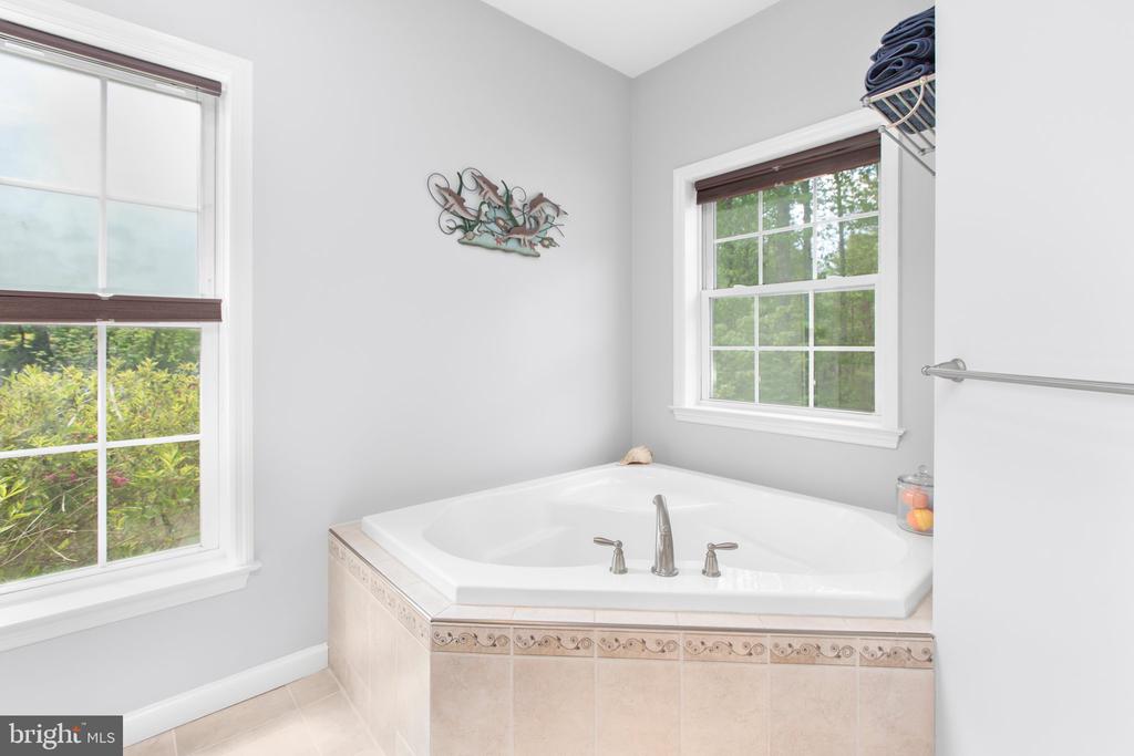 7335 DEER RIDGE WAY, SPOTSYLVANIA, Virginia 22551, 5 Bedrooms Bedrooms, ,4 BathroomsBathrooms,Residential,7335 DEER RIDGE WAY,VASP2032816 MLS # VASP2032816