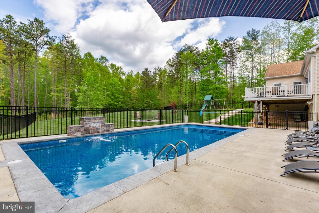7335 DEER RIDGE WAY, SPOTSYLVANIA, Virginia 22551, 5 Bedrooms Bedrooms, ,4 BathroomsBathrooms,Residential,7335 DEER RIDGE WAY,VASP2032816 MLS # VASP2032816