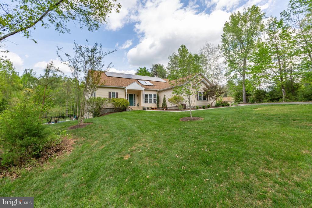 7335 DEER RIDGE WAY, SPOTSYLVANIA, Virginia 22551, 5 Bedrooms Bedrooms, ,4 BathroomsBathrooms,Residential,7335 DEER RIDGE WAY,VASP2032816 MLS # VASP2032816