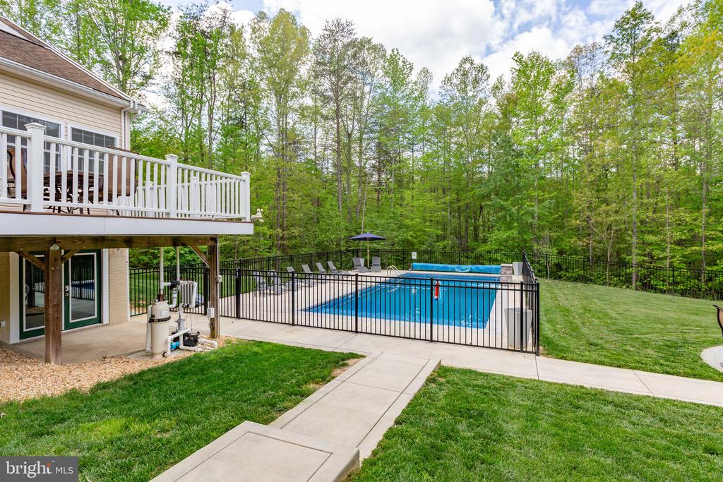 7335 DEER RIDGE WAY, SPOTSYLVANIA, Virginia 22551, 5 Bedrooms Bedrooms, ,4 BathroomsBathrooms,Residential,7335 DEER RIDGE WAY,VASP2032816 MLS # VASP2032816