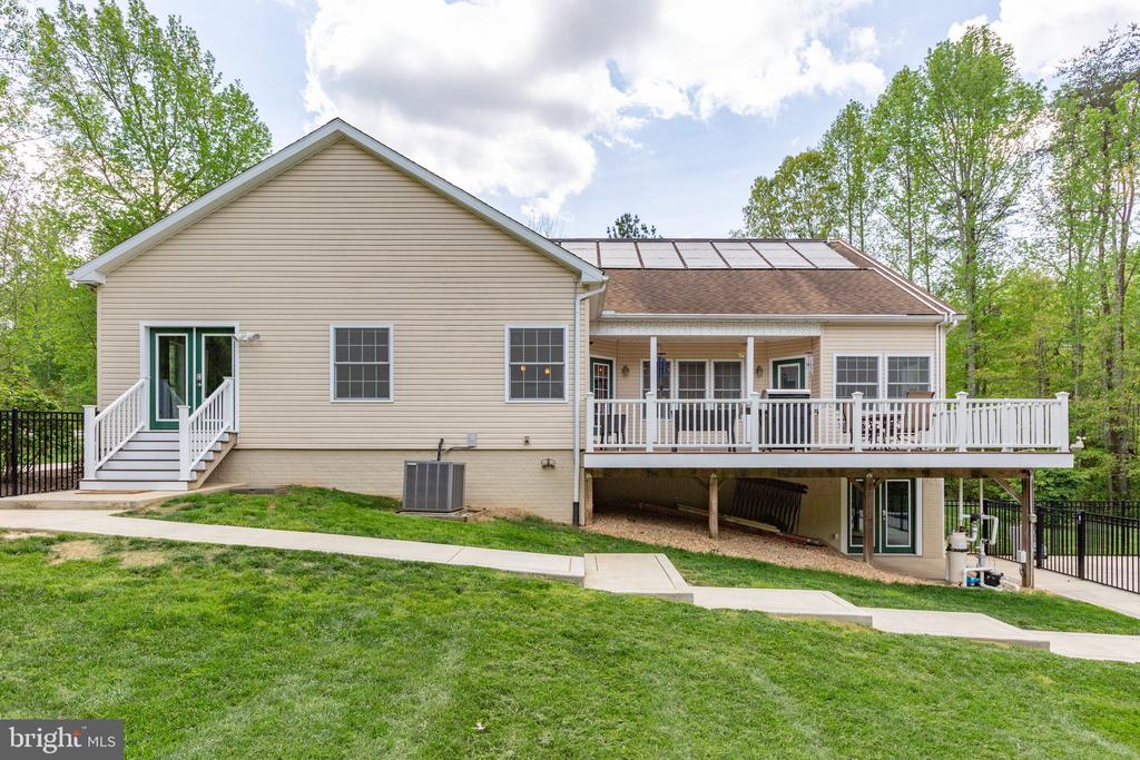 7335 DEER RIDGE WAY, SPOTSYLVANIA, Virginia 22551, 5 Bedrooms Bedrooms, ,4 BathroomsBathrooms,Residential,7335 DEER RIDGE WAY,VASP2032816 MLS # VASP2032816