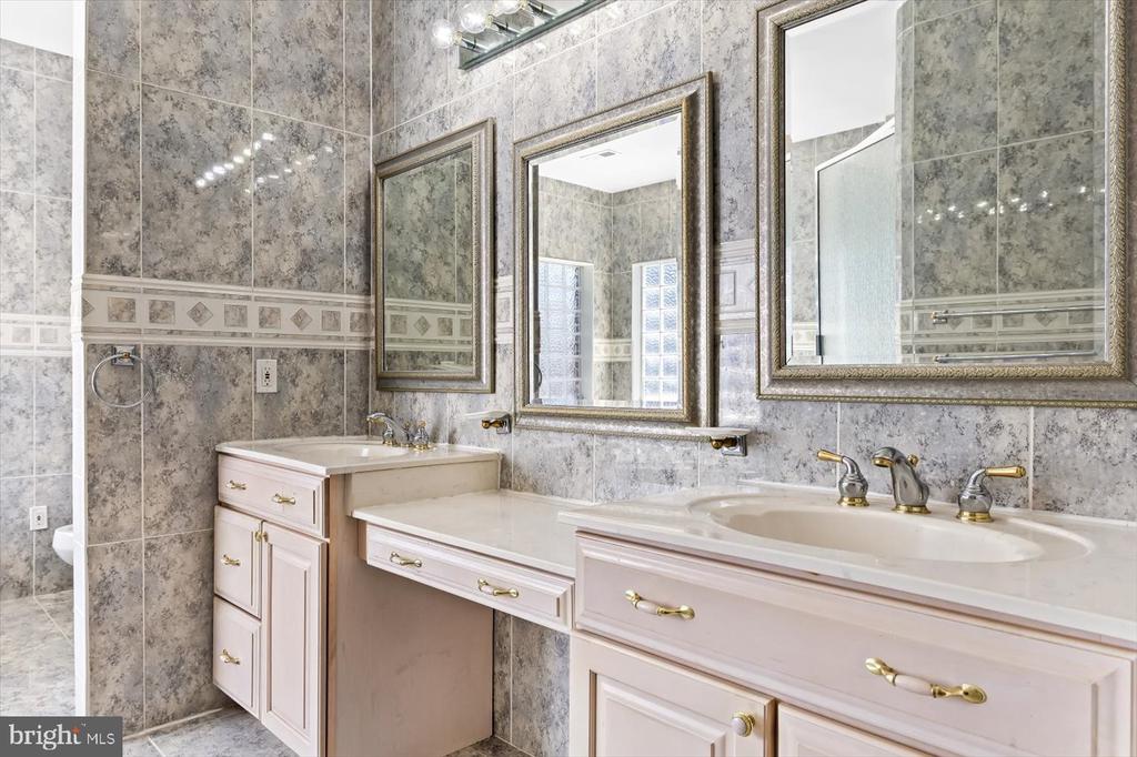 3714 FAIRWAYS CT, FREDERICKSBURG, Virginia 22408, 7 Bedrooms Bedrooms, ,6 BathroomsBathrooms,Residential,3714 FAIRWAYS CT,VASP2032926 MLS # VASP2032926