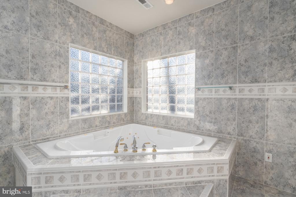 3714 FAIRWAYS CT, FREDERICKSBURG, Virginia 22408, 7 Bedrooms Bedrooms, ,6 BathroomsBathrooms,Residential,3714 FAIRWAYS CT,VASP2032926 MLS # VASP2032926