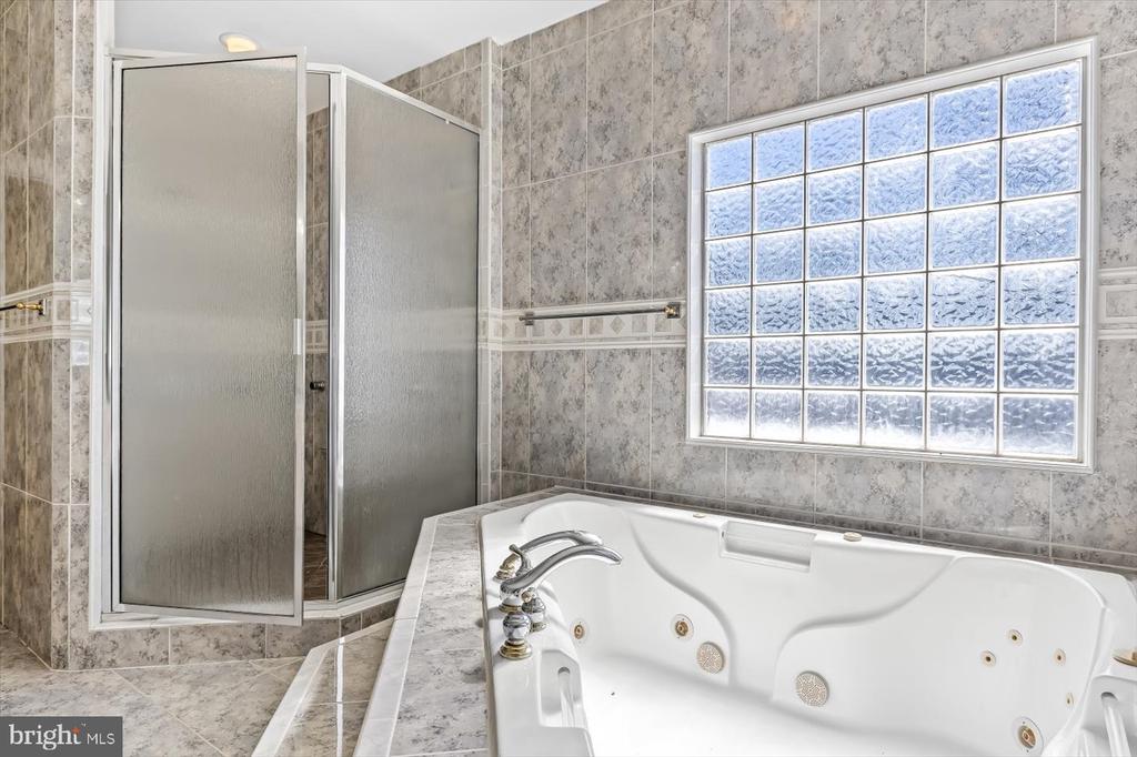 3714 FAIRWAYS CT, FREDERICKSBURG, Virginia 22408, 7 Bedrooms Bedrooms, ,6 BathroomsBathrooms,Residential,3714 FAIRWAYS CT,VASP2032926 MLS # VASP2032926
