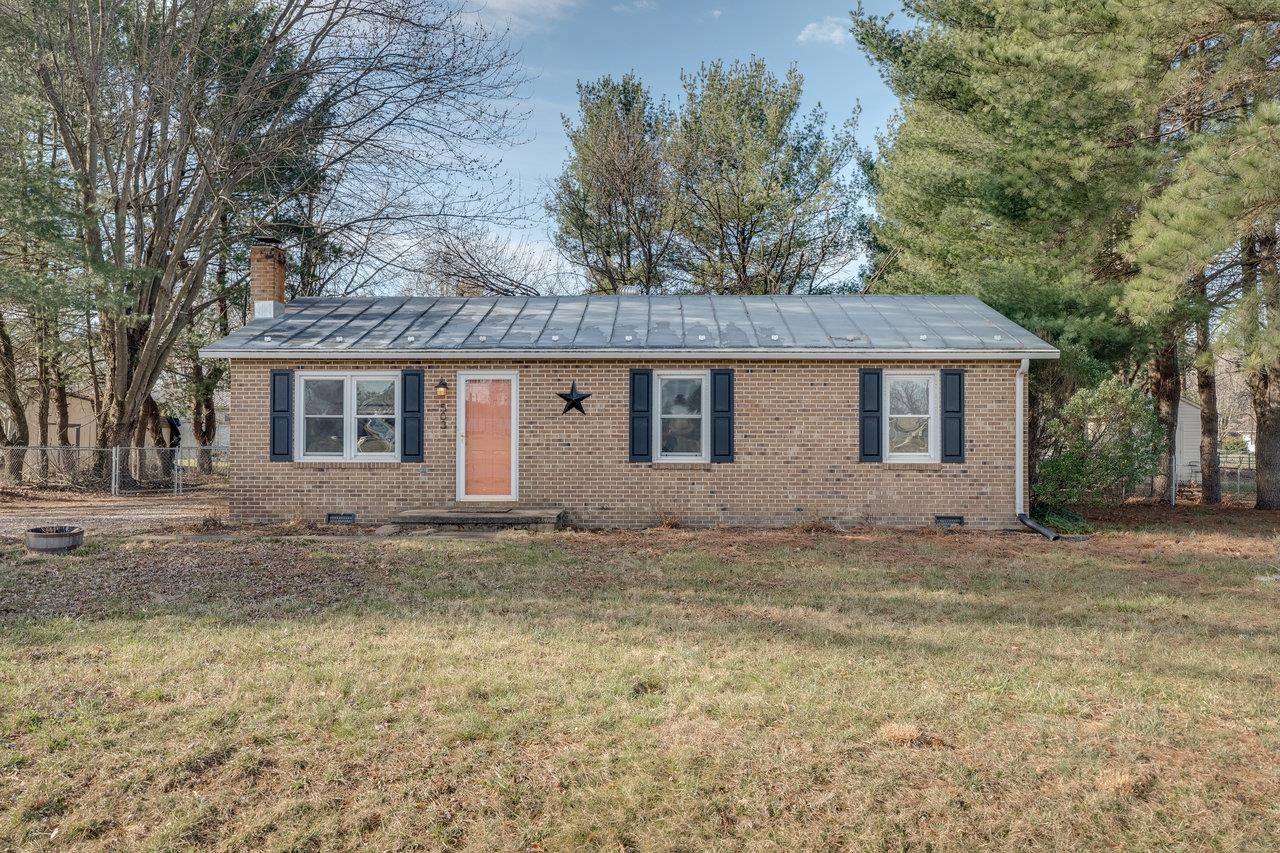 503 6TH ST, GROTTOES, Virginia 24441, 3 Bedrooms Bedrooms, ,1 BathroomBathrooms,Residential,503 6TH ST,662213 MLS # 662213