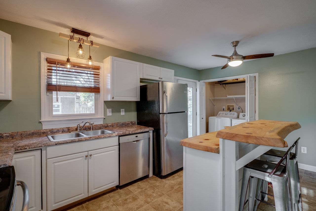 503 6TH ST, GROTTOES, Virginia 24441, 3 Bedrooms Bedrooms, ,1 BathroomBathrooms,Residential,503 6TH ST,662213 MLS # 662213