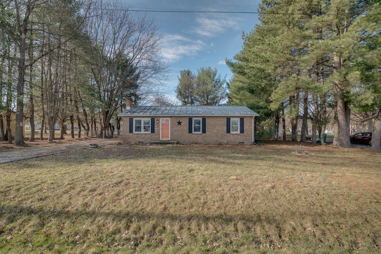 503 6TH ST, GROTTOES, Virginia 24441, 3 Bedrooms Bedrooms, ,1 BathroomBathrooms,Residential,503 6TH ST,662213 MLS # 662213