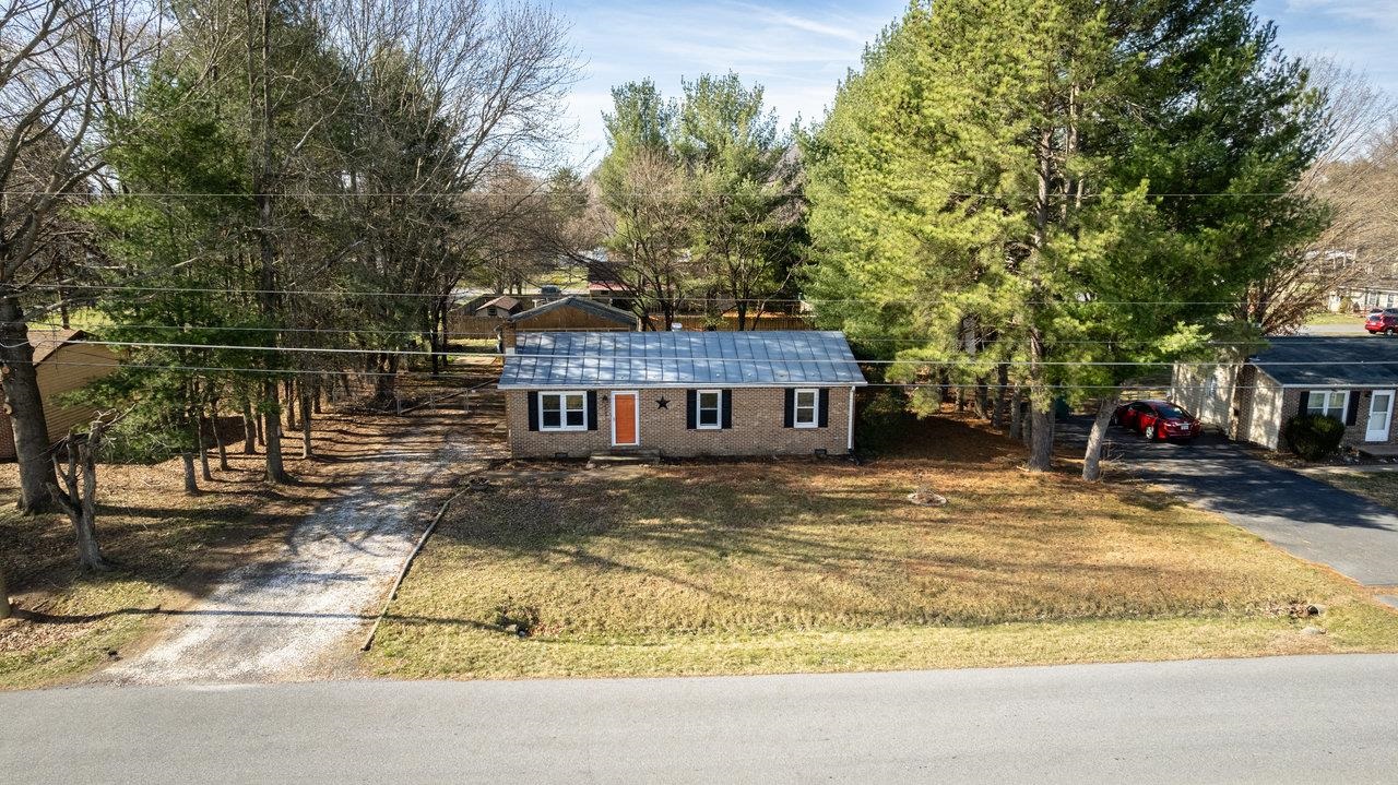 503 6TH ST, GROTTOES, Virginia 24441, 3 Bedrooms Bedrooms, ,1 BathroomBathrooms,Residential,503 6TH ST,662213 MLS # 662213