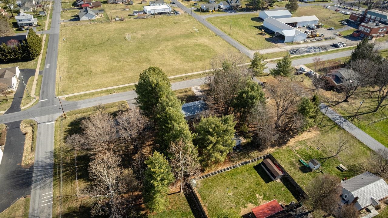 503 6TH ST, GROTTOES, Virginia 24441, 3 Bedrooms Bedrooms, ,1 BathroomBathrooms,Residential,503 6TH ST,662213 MLS # 662213
