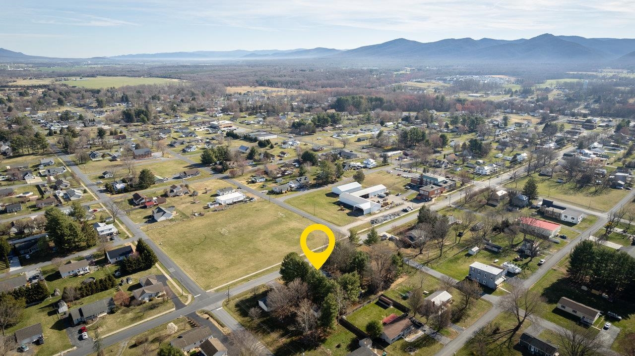 503 6TH ST, GROTTOES, Virginia 24441, 3 Bedrooms Bedrooms, ,1 BathroomBathrooms,Residential,503 6TH ST,662213 MLS # 662213