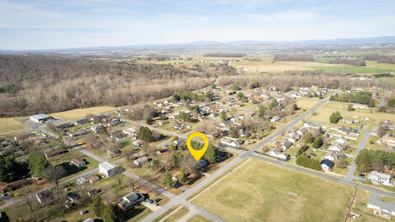 503 6TH ST, GROTTOES, Virginia 24441, 3 Bedrooms Bedrooms, ,1 BathroomBathrooms,Residential,503 6TH ST,662213 MLS # 662213