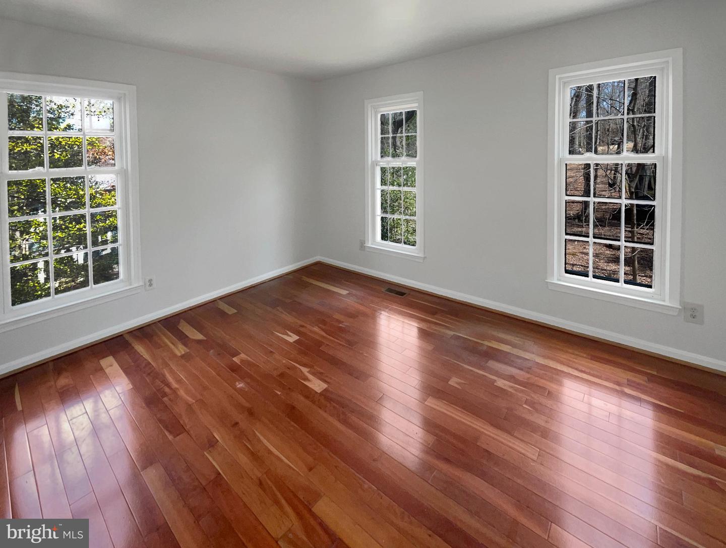2724 VALESTRA CIR, OAKTON, Virginia 22124, 4 Bedrooms Bedrooms, ,3 BathroomsBathrooms,Residential,For sale,2724 VALESTRA CIR,VAFX2227706 MLS # VAFX2227706