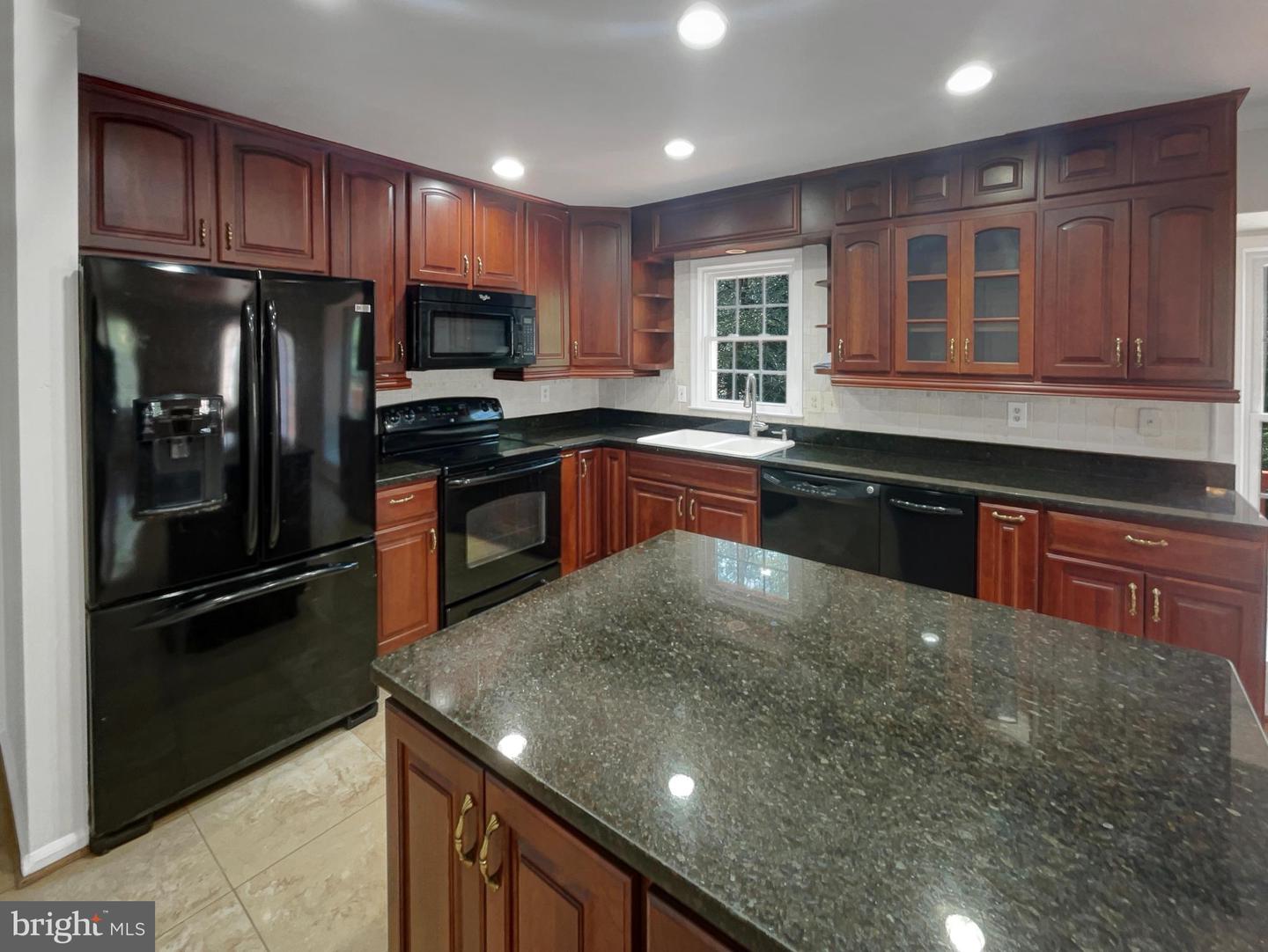 2724 VALESTRA CIR, OAKTON, Virginia 22124, 4 Bedrooms Bedrooms, ,3 BathroomsBathrooms,Residential,For sale,2724 VALESTRA CIR,VAFX2227706 MLS # VAFX2227706